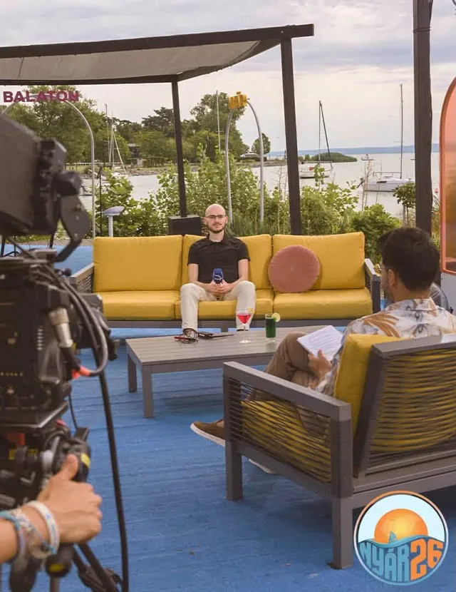 Live TV — Nyár'26 interview